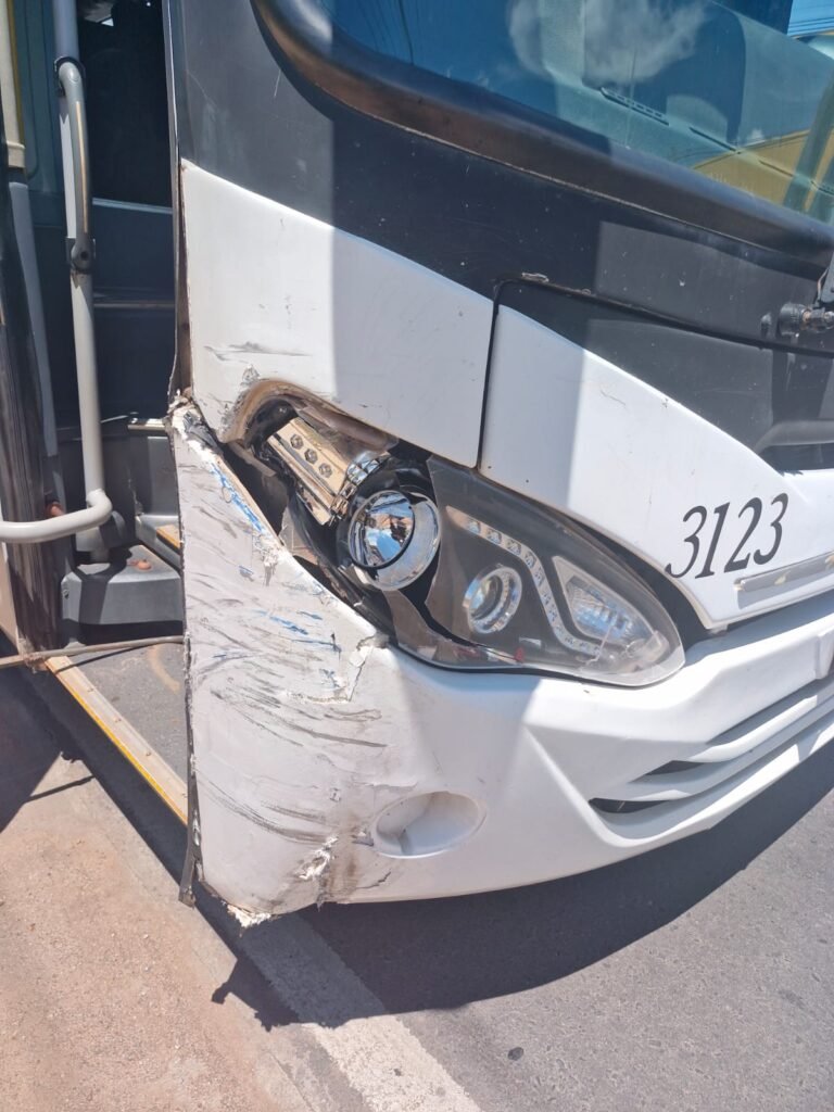 1000336347-768x1024 Grave Acidente na Av. da FEB Deixa Trânsito Paralisado em VG
