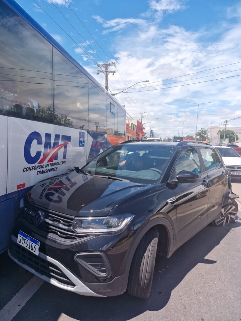 1000336379-768x1024 Grave Acidente na Av. da FEB Deixa Trânsito Paralisado em VG