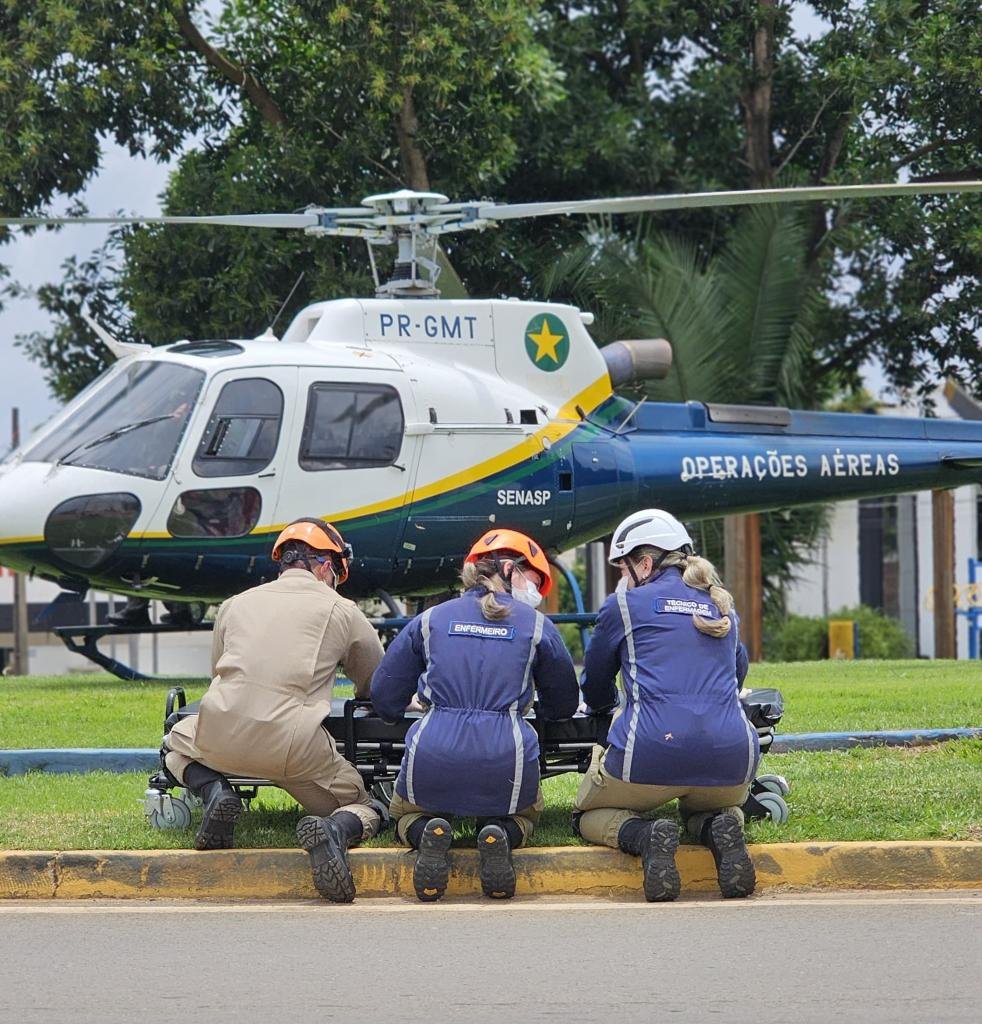 1000357536 Ciopaer e Corpo de Bombeiros resgatam trabalhador que caiu em silo de grãos