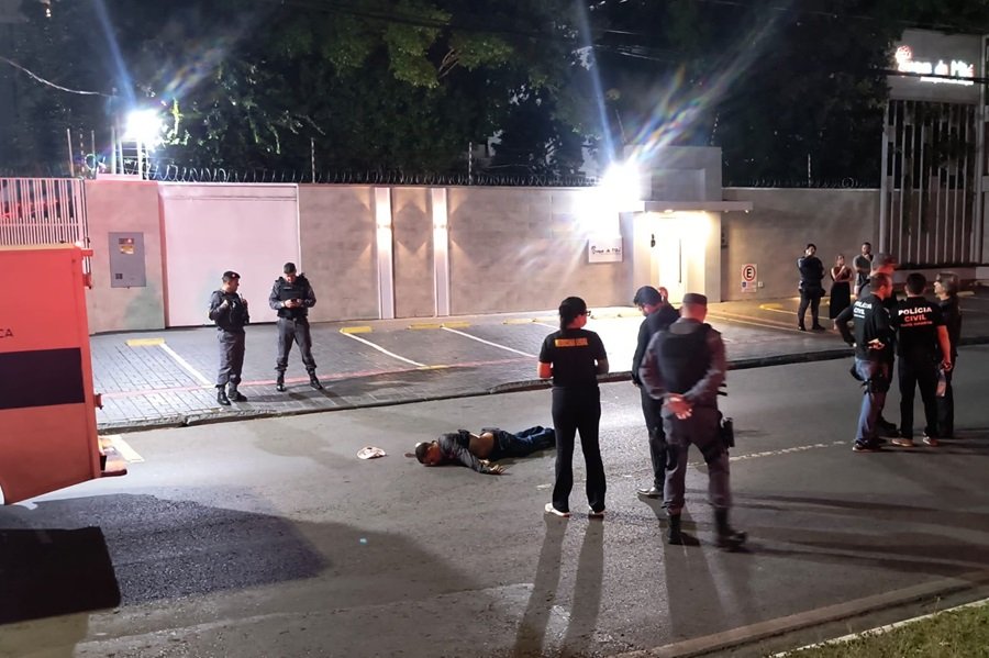 CRIME-14 Assalto a Farmácia Termina com Morte de Criminoso em Cuiabá