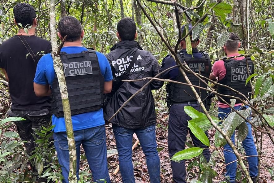 ed757aef52a16b6158f2f3ee8645c496 Corpo Enrolado em Lona é Encontrado em Vila Bela da Santíssima Trindade