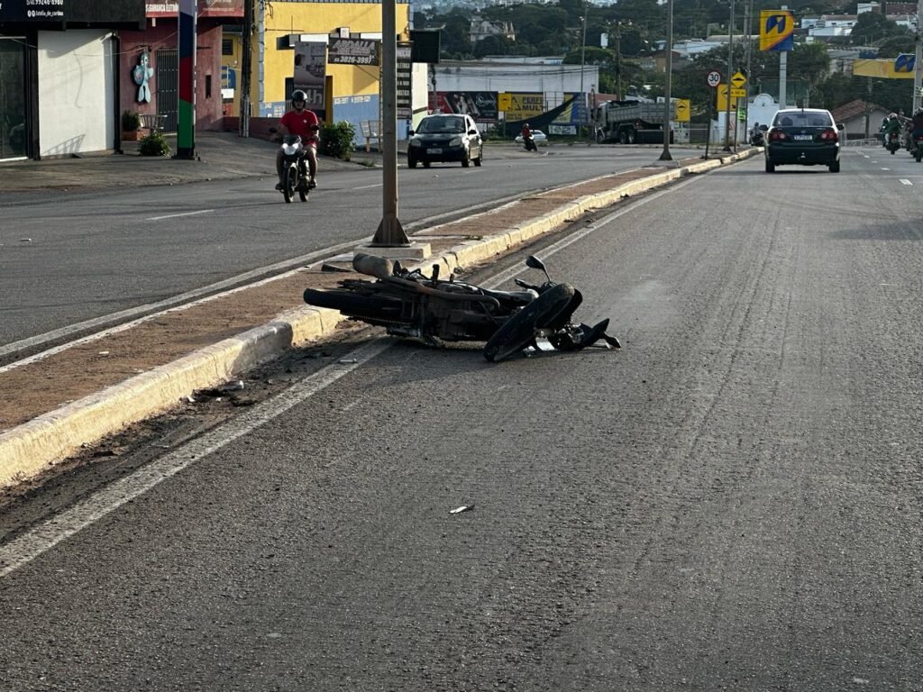 1000374885-1024x768 Motociclista se envolve em colisão na Av. Ulisses Pompeu, em Várzea Grande