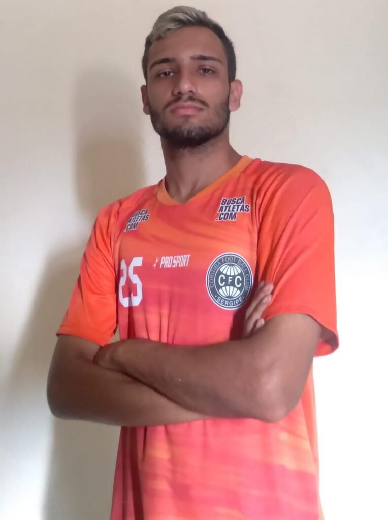 1000396816-764x1024 Kauan Afonso: O Goleiro Que Enfrenta a Depressão como um Verdadeiro Guerreiro