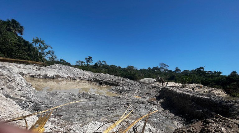 6cb64622-847f-4227-b1c0-1fe4decb0110 Conflitos no Garimpo de Juruena: Mineradoras Internacionais e Garimpeiros Locais em Disputa