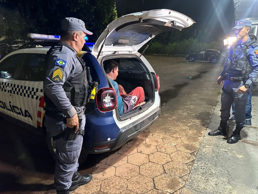 WhatsApp-Image-2025-04-28-at-00.29.15-2-1024x768 Homem com Mandado de Prisão por Homicídio é Detido em Várzea Grande