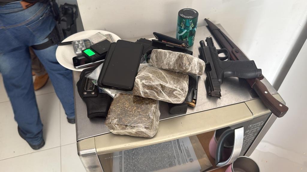 WhatsApp-Image-2025-05-12-at-15.44.08-1 Polícia Civil prende integrante de facção criminosa por tráfico de drogas
