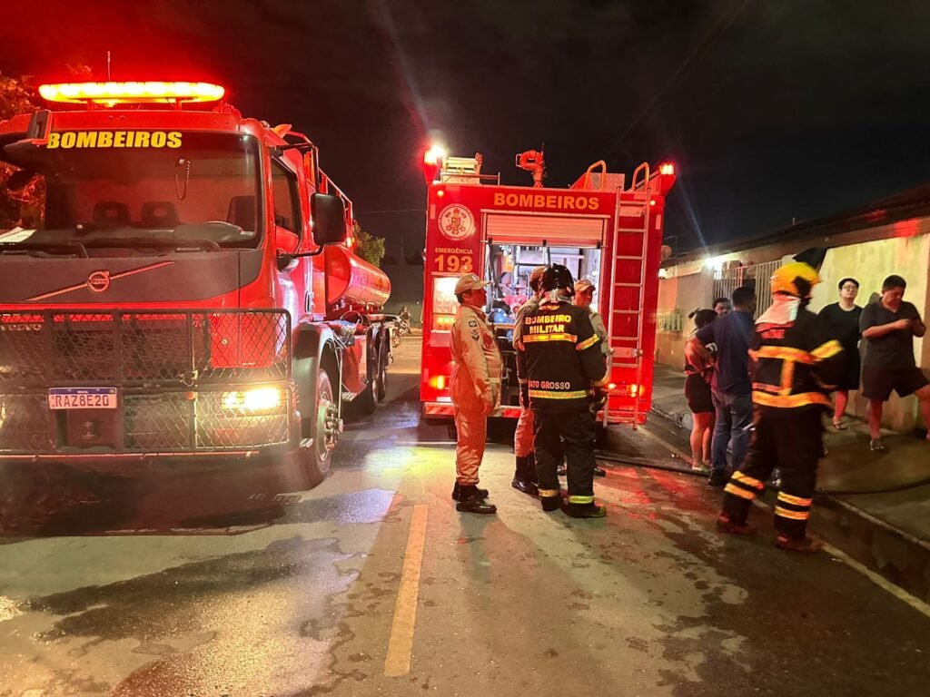 WhatsApp-Image-2025-05-15-at-01.27.14-1-1024x768 Moradora perde tudo após incêndio atingir kitnet em Várzea Grande