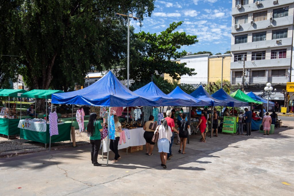 2025-06-02-12-29-imgl4990-683dd1658181e-1024x683 Feira da Agricultura Familiar atrai grande público na Praça da República