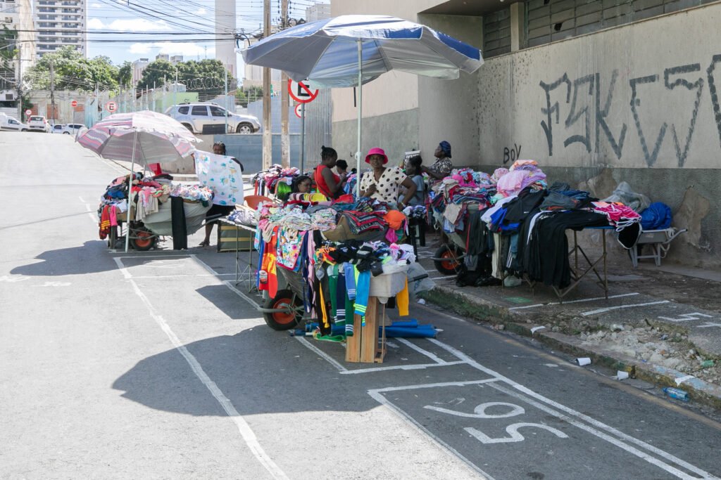 2025-06-07-16-45-0h4a6795-6844a4f0d0138-1024x683 População e ambulantes elogiam novo ponto de vendas no Centro de Cuiabá