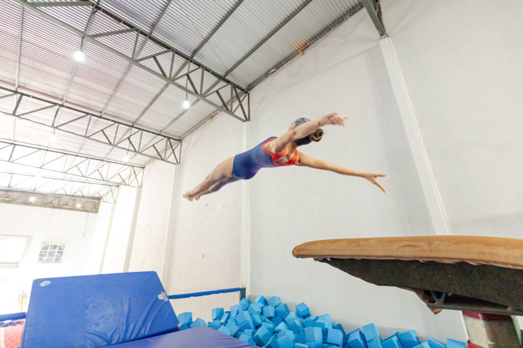 2025-06-14-15-27-0h4a8334-684dcd1c0625b-1024x683 Ginásticas rítmica e artística estreiam nos jogos estudantis com muita emoção