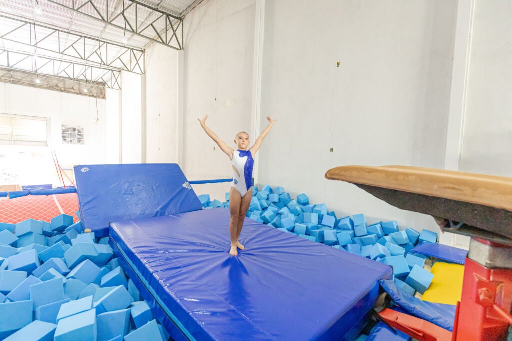 2025-06-14-15-27-0h4a8380-684dcd306c04a-1024x683 Ginásticas rítmica e artística estreiam nos jogos estudantis com muita emoção