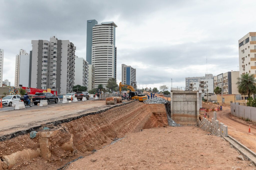 2025-06-23-17-37-imgl8100-6859c916c4f52-1024x683 Vice-prefeita vistoria interdições e orienta motoristas sobre o trânsito