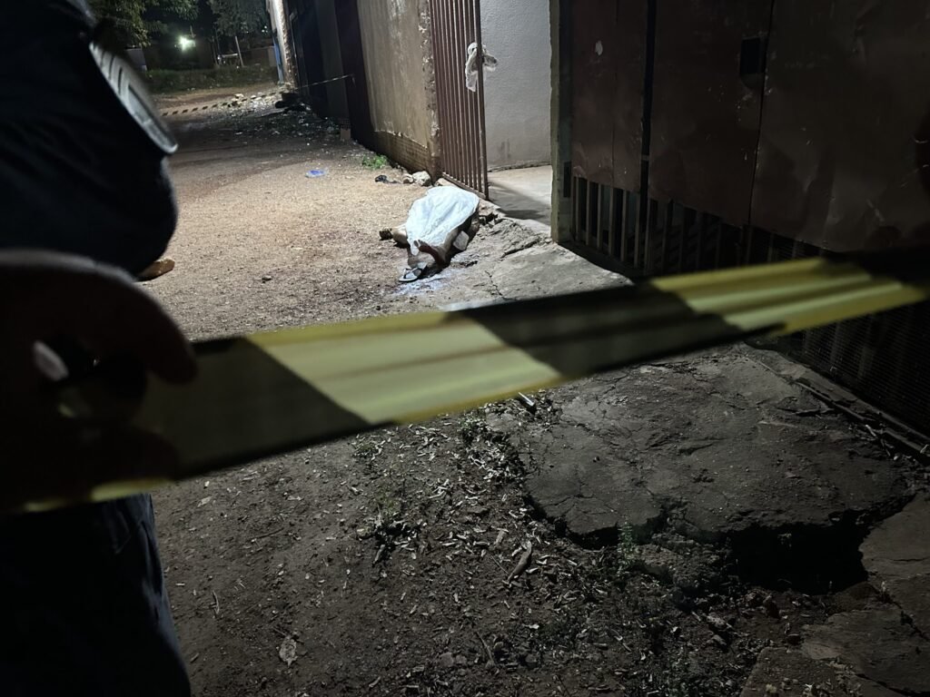 IMG_5137-scaled-1-1024x768 Homem é morto a facadas pela esposa após discussão no bairro Primeiro de Março, em Cuiabá