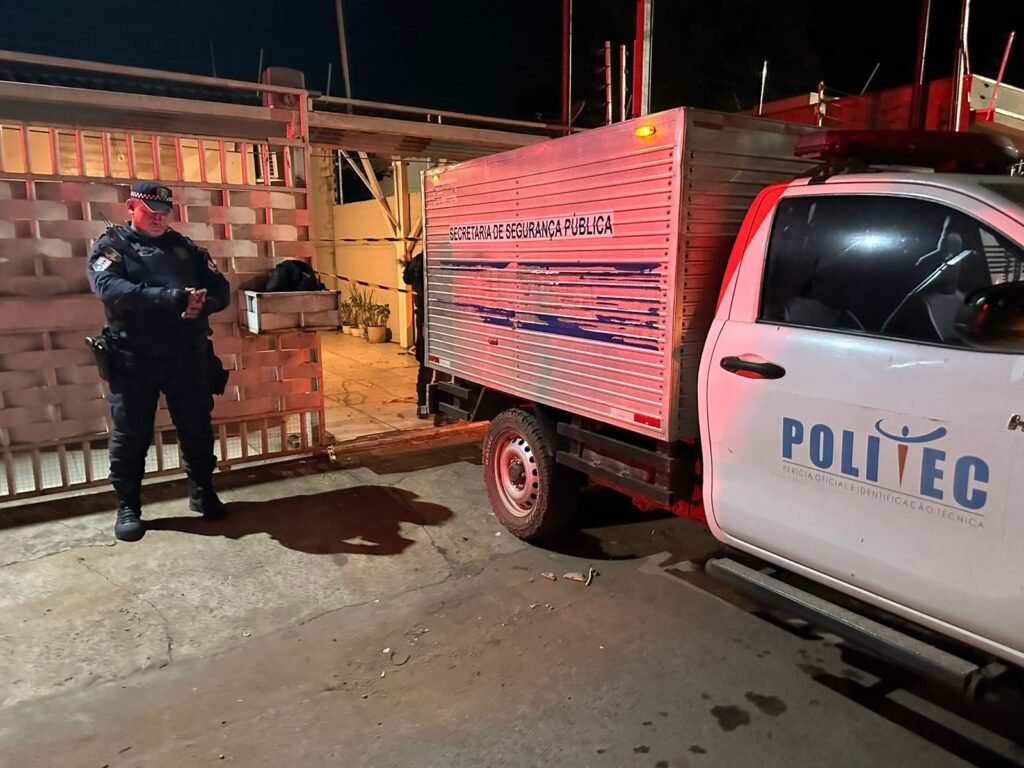 WhatsApp-Image-2025-06-16-at-06.31.17-1-1024x768 Mulher é Executada a Tiros Dentro de Casa em Várzea Grande; Carro dos Criminosos é Encontrado em Chamas