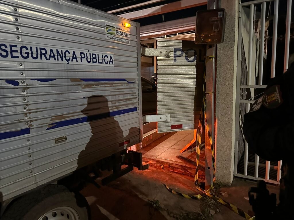 WhatsApp-Image-2025-06-16-at-06.31.17-1024x768 Mulher é Executada a Tiros Dentro de Casa em Várzea Grande; Carro dos Criminosos é Encontrado em Chamas