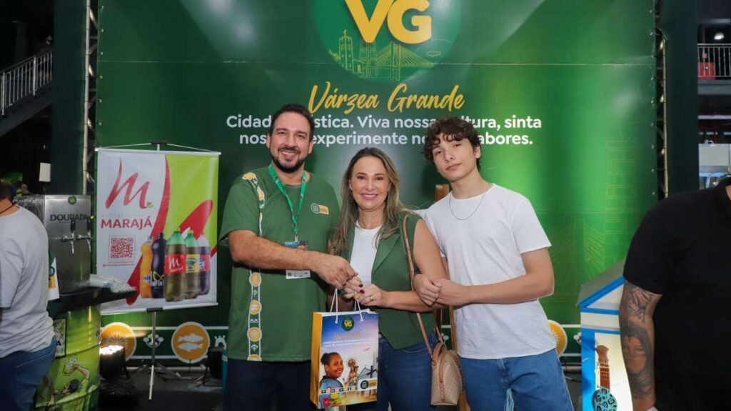 d7050788115076e45553a569542c33fd-1024x575 Flávia Moretti visita exposição de Várzea Grande na FIT Pantanal