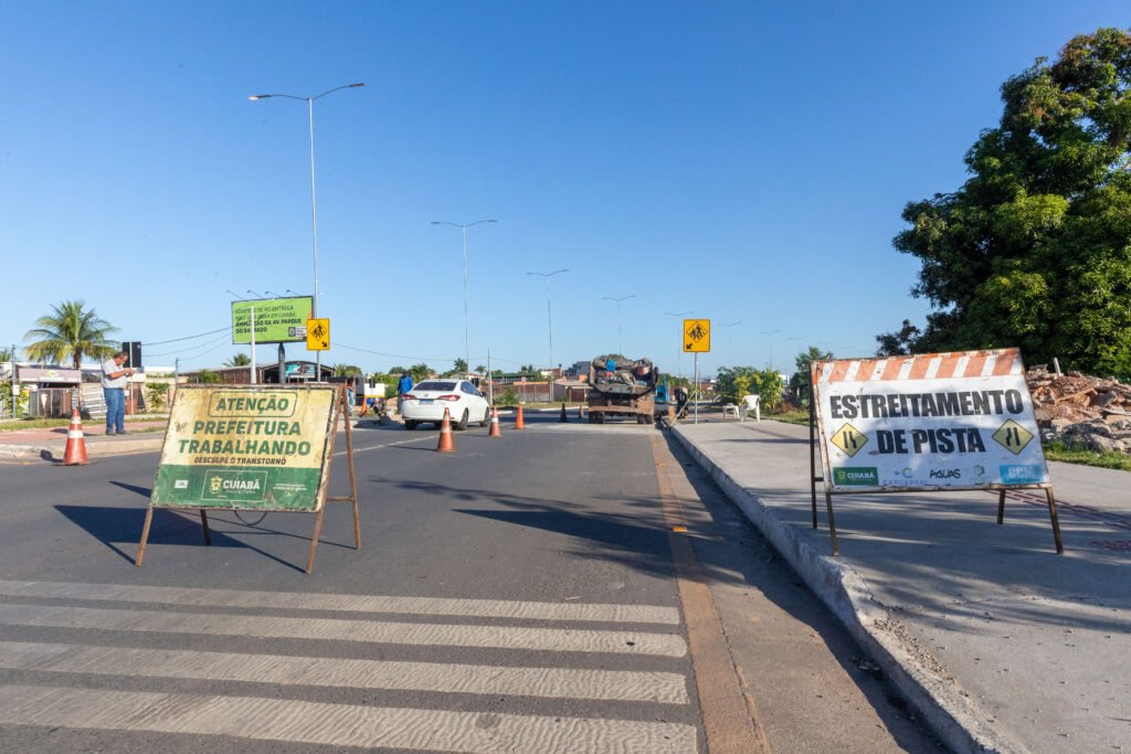 2025-07-04-16-42-imgl9295-68683cc6c1cb0-1024x683 Após protestos e atropelamentos, Prefeitura inicia obras de faixas elevadas na Avenida Parque do Barbado