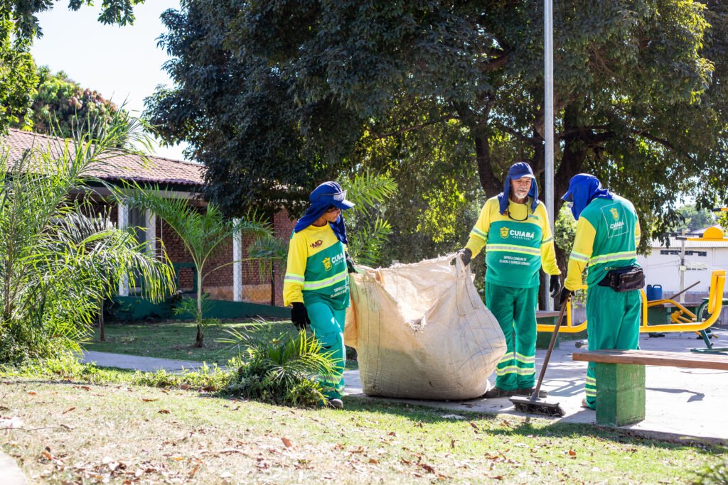 2025-07-14-11-42-imgl0662-6875256391b2f-1024x683 Prefeitura de Cuiabá inicia megaoperação de limpeza e atende 100 praças na capital