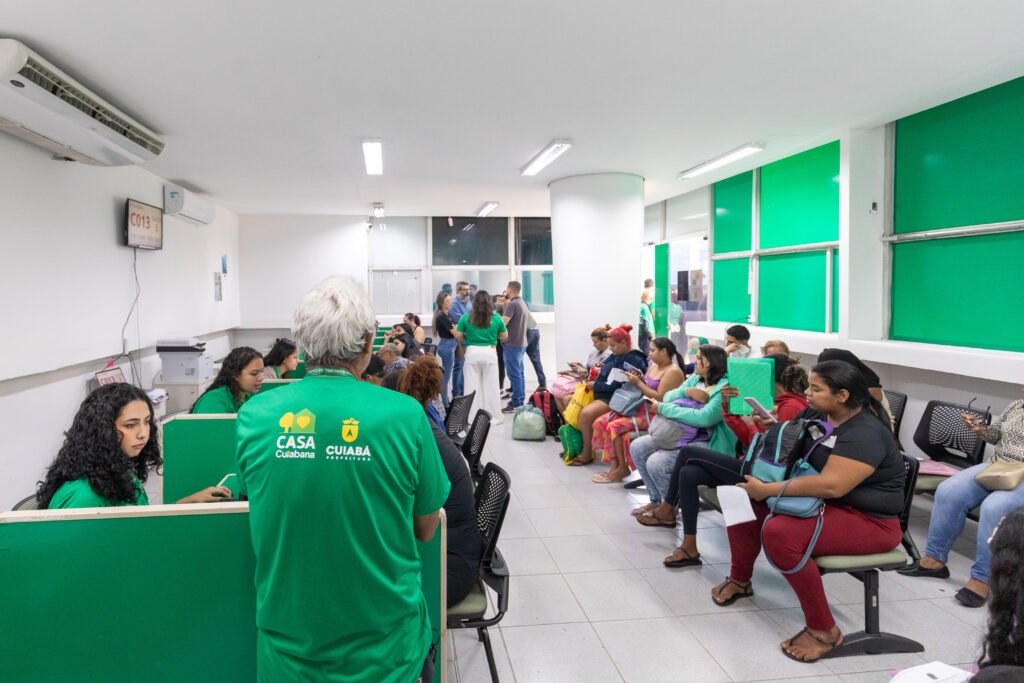 2025-07-15-15-24-imgl0843-6876aafa22516-1024x683 Prefeitura de Cuiabá mantém plantão no fim de semana para inscrições do Casa Cuiabana