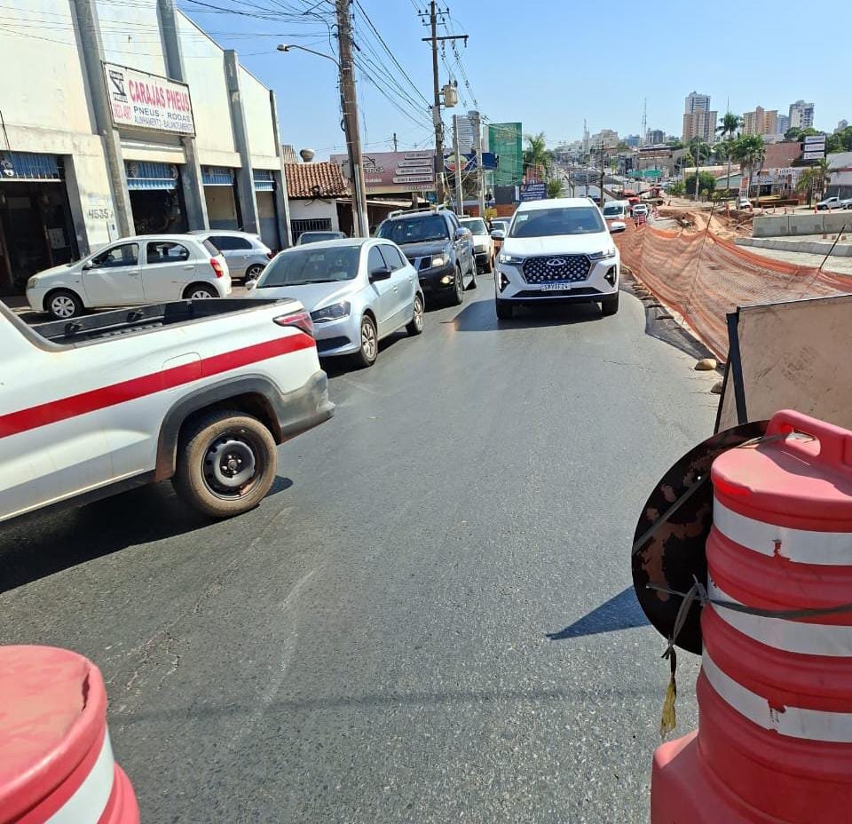 2025-07-28-11-32-whatsapp-image-2025-07-28-at-112642-6887982177dfa Semob interdita trânsito de caminhões na Trincheira Leblon por risco de desmoronamento