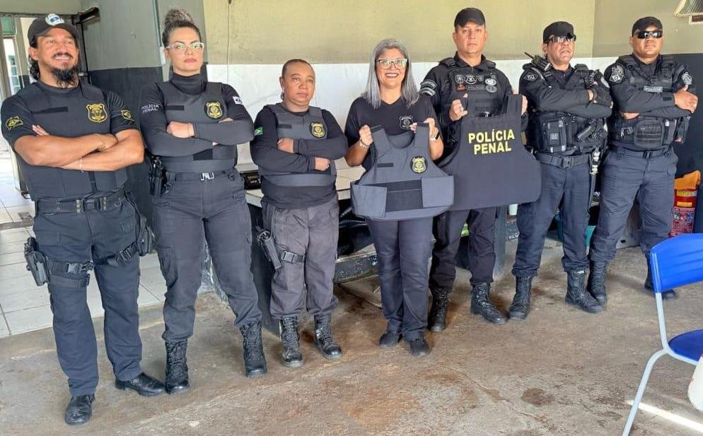 WhatsApp-Image-2025-04-28-at-16.29.40 Sejus entrega 1.787 coletes balísticos aos policiais penais de Mato Grosso no primeiro semestre