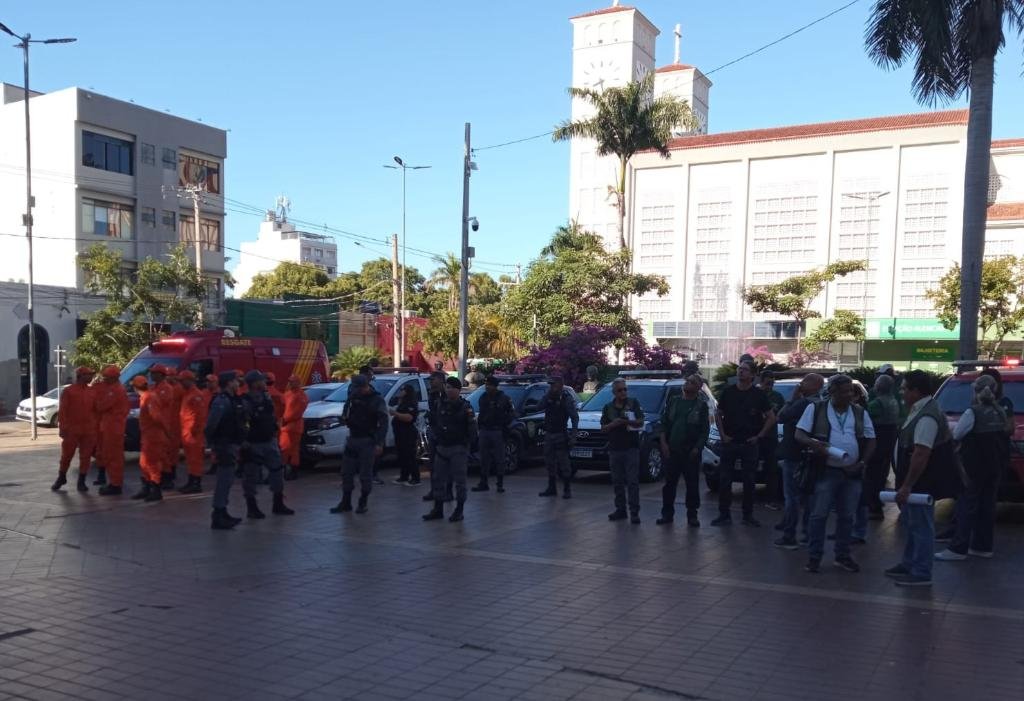 WhatsApp-Image-2025-07-08-at-10.05.01-1 Forças de segurança deflagram operação conjunta para enfrentar crimes e promover inclusão social no centro de Cuiabá
