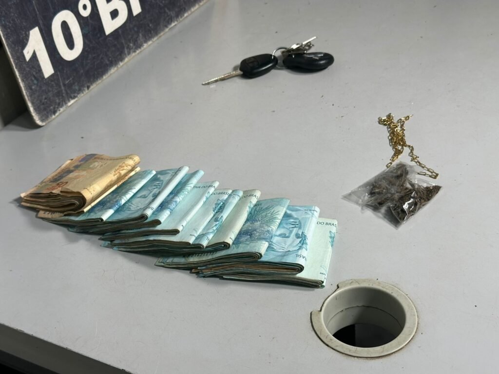 WhatsApp-Image-2025-07-09-at-05.02.15-2-1024x768 Homem é preso com R$ 14 mil em dinheiro e confessa envolvimento em golpe de venda de veículo, em Cuiabá