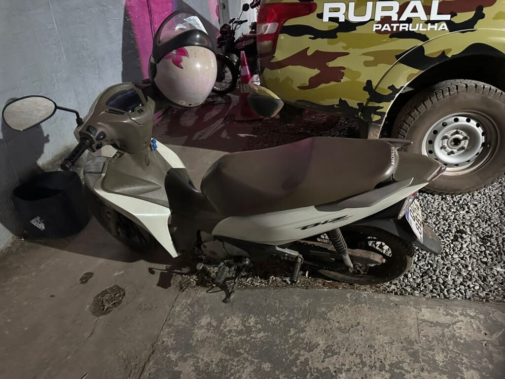 WhatsApp-Image-2025-07-09-at-05.02.16-1024x768 Homem é preso com R$ 14 mil em dinheiro e confessa envolvimento em golpe de venda de veículo, em Cuiabá