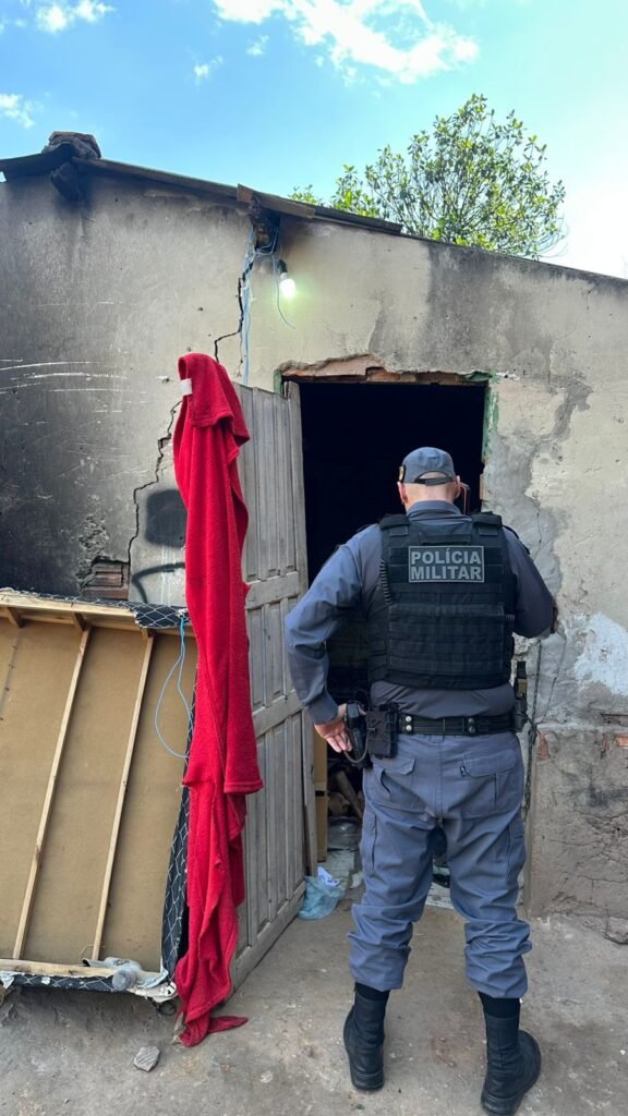 1000575848-576x1024 Cuiabá – Suspeito de facção é morto em confronto com PM
