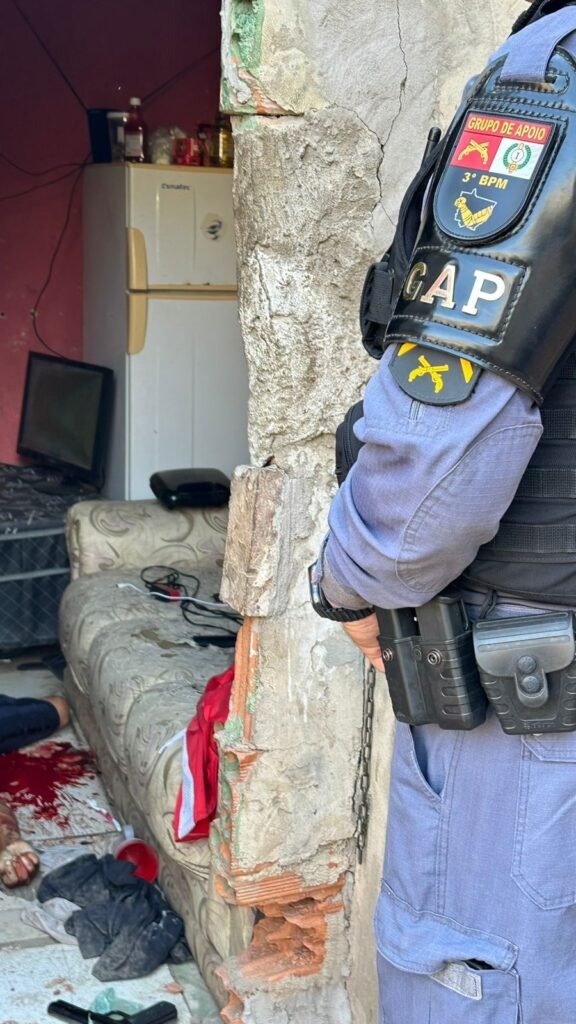1000575849-576x1024 Cuiabá – Suspeito de facção é morto em confronto com PM