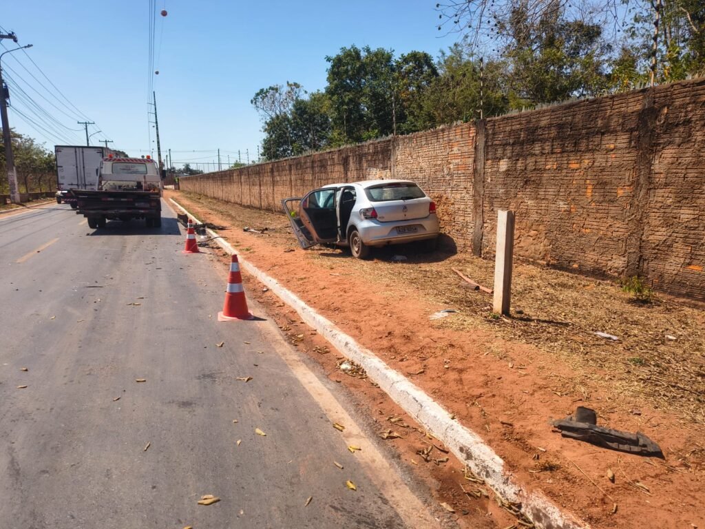 21940910-4a4e-46a1-9ab3-f7dc87561a5a-1024x768 Sinistro grave na Av. São Gonçalo deixa três feridos em Várzea Grande