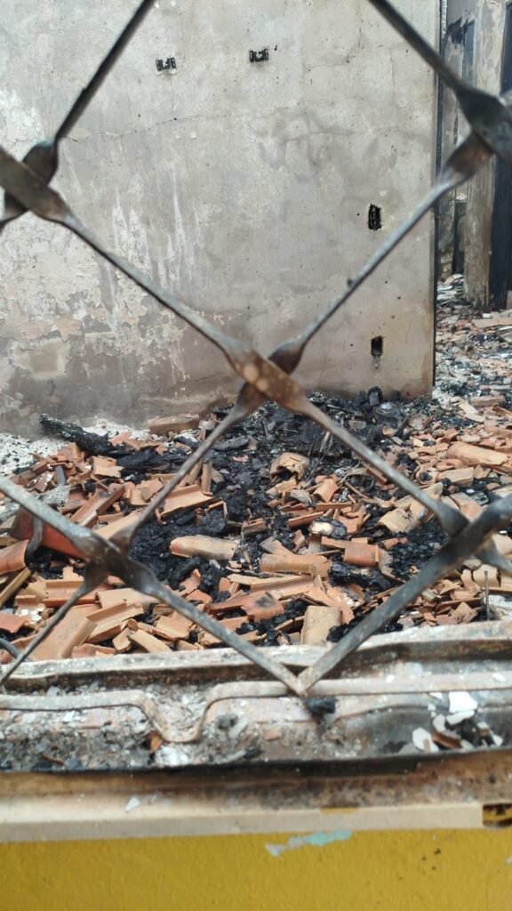 3aa6b666-2e00-4d58-92ad-69a241d0cb29-576x1024 Advogada de Cuiabá perde tudo em incêndio criminoso após tentativa de feminicídio e inicia vaquinha online