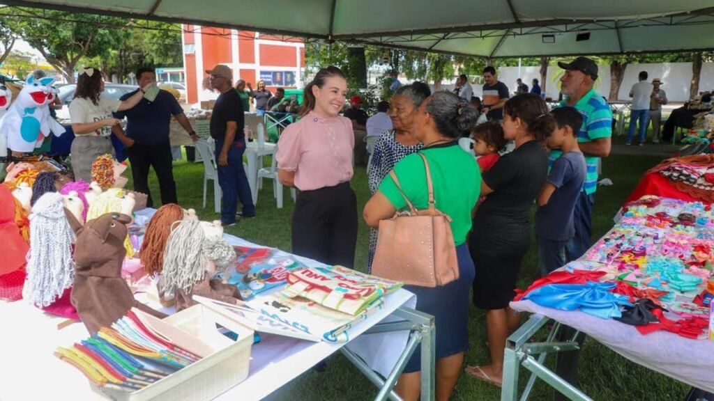 3b7d745129c330d39cbfd8d6e93982ce-1024x576 Várzea Grande: Feira da Família movimenta praça em frente à Prefeitura nesta quinta (7)