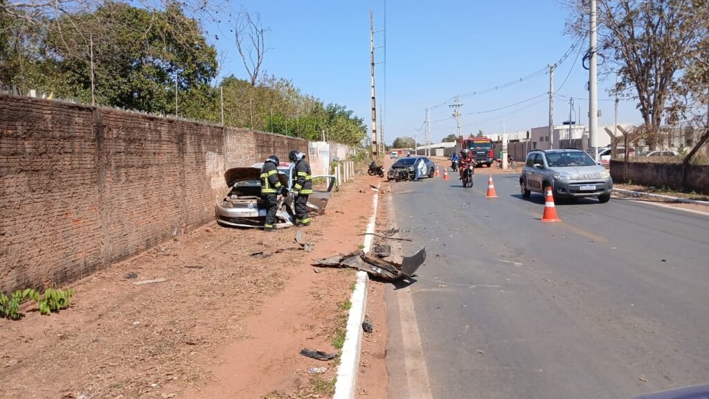 WhatsApp-Image-2025-08-23-at-12.25.45-1024x576 Sinistro grave na Av. São Gonçalo deixa três feridos em Várzea Grande