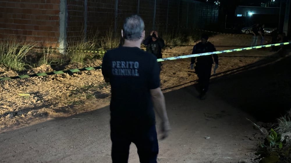 1000605448 Homem é executado a tiros em rua escura no bairro Fábio II, em Cuiabá