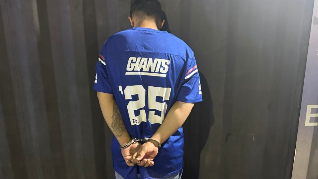 1000613643-1024x576 Homem com diversas passagens é preso usando criança de colo como disfarce em Cuiabá