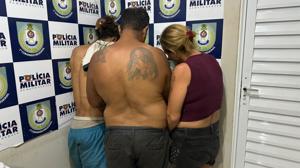 1000613916-1024x576 Força Tática desmonta ponto de tráfico e apreende grande quantidade de drogas em Cuiabá