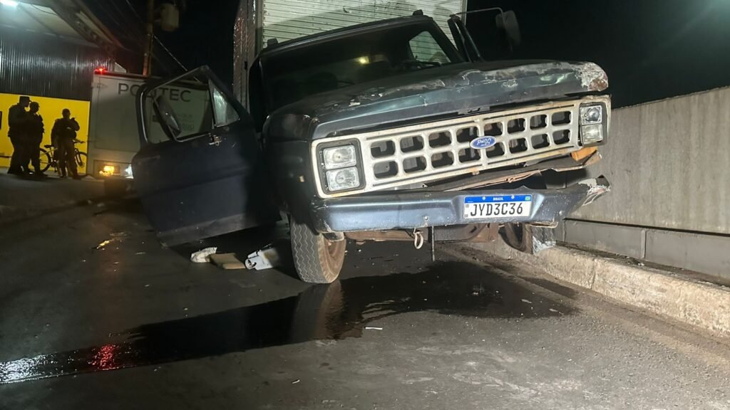 1000617447-1024x576 Trabalhador de 59 anos morre atropelado pelo próprio caminhão após colisão na Avenida Beira Rio, em Cuiabá