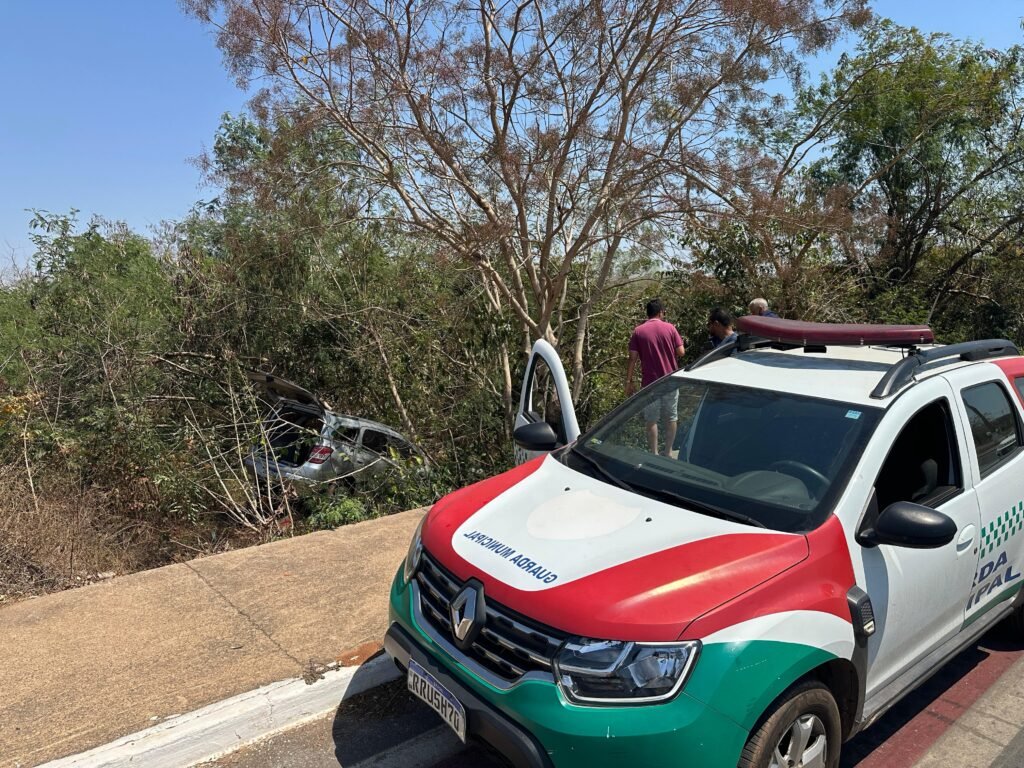 WhatsApp-Image-2025-09-06-at-14.17.23-1024x768 Acidente deixa duas mulheres feridas na Estrada da Guarita em Várzea Grande