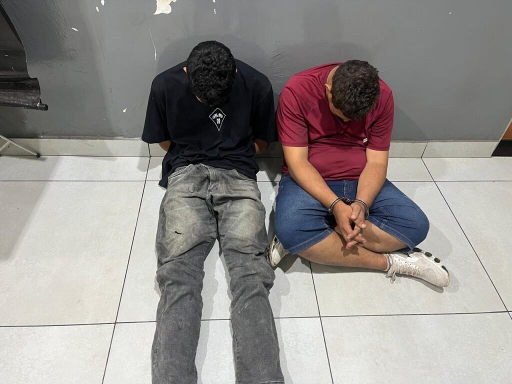 1000631058-1024x768 DUPLA É PRESA PELA GUARDA MUNICIPAL APÓS FURTAR FARMÁCIA EM VÁRZEA GRANDE