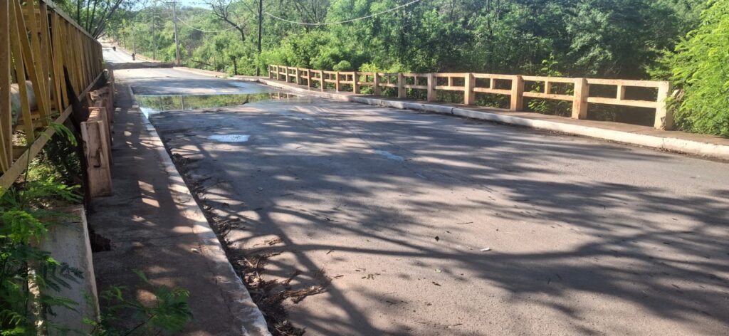 1000642104-1024x472 Ponte interditada há mais de três meses preocupa moradores na Capital!