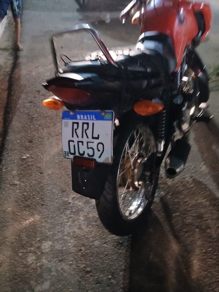 1000648702-768x1024 Motociclista é flagrado empinando moto em via pública e acaba preso pela Guarda Municipal em Várzea Grande
