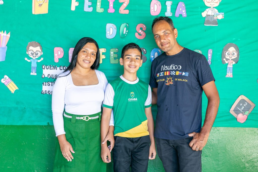 2025-10-24-17-02-0h4a7113-68fbe96908f0f-1024x683 Aluno de 13 anos da Escola Nova Esperança vence prêmio nacional de literatura do Ministério Público do Trabalho