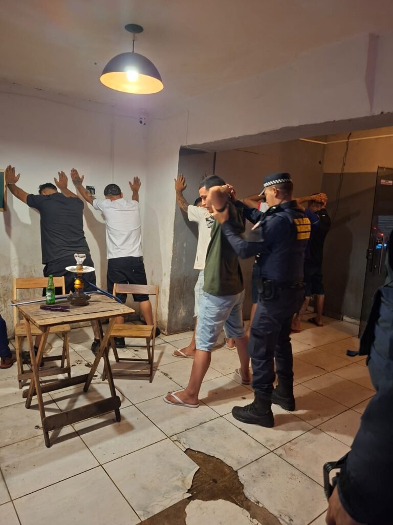WhatsApp-Image-2025-10-26-at-15.34.43-768x1024 Guarda Municipal realiza Operação Sossego Azul e interdita estabelecimento em Várzea Grande
