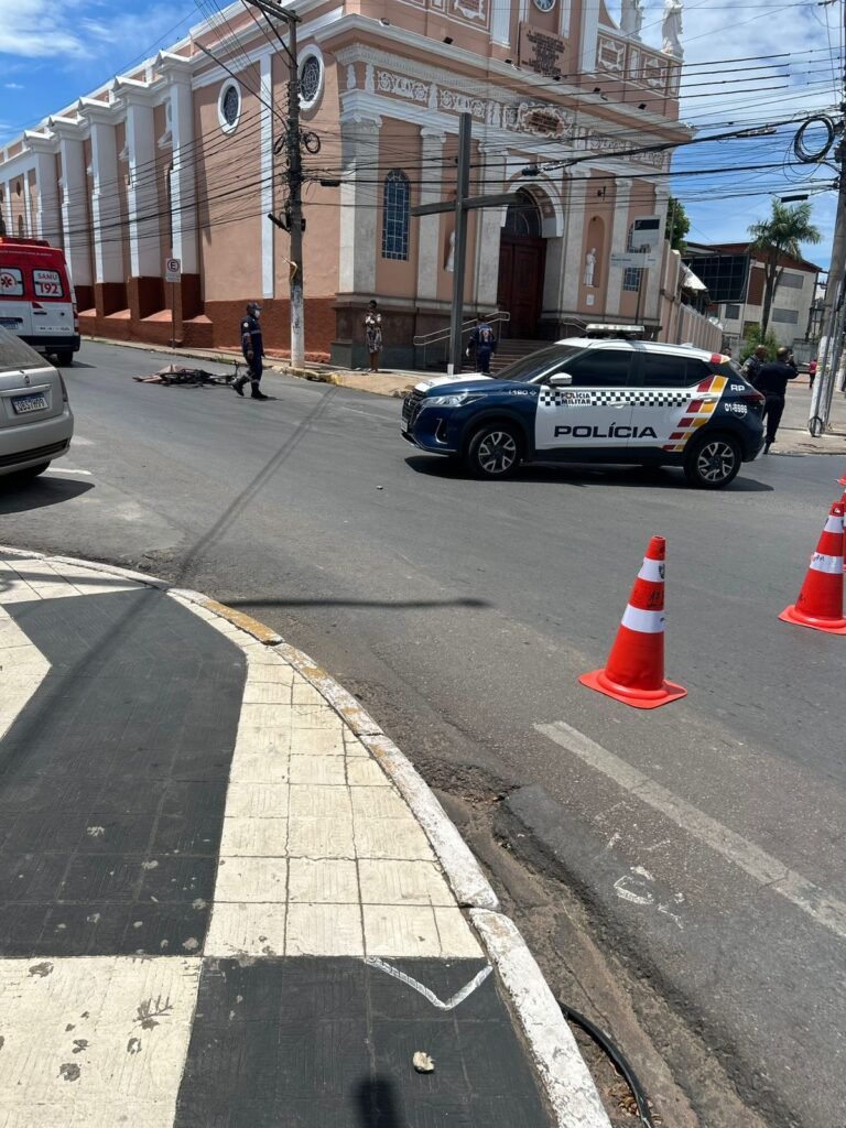 1000659257-768x1024 Tragédia em Cuiabá: ciclista morre atropelado por caminhão na Avenida 15 de Novembro