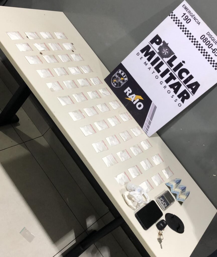 1000673069-865x1024 Flagrante no Mapim: RAIO intercepta BMW branca e prende suspeito com porções de cocaína em Várzea Grande