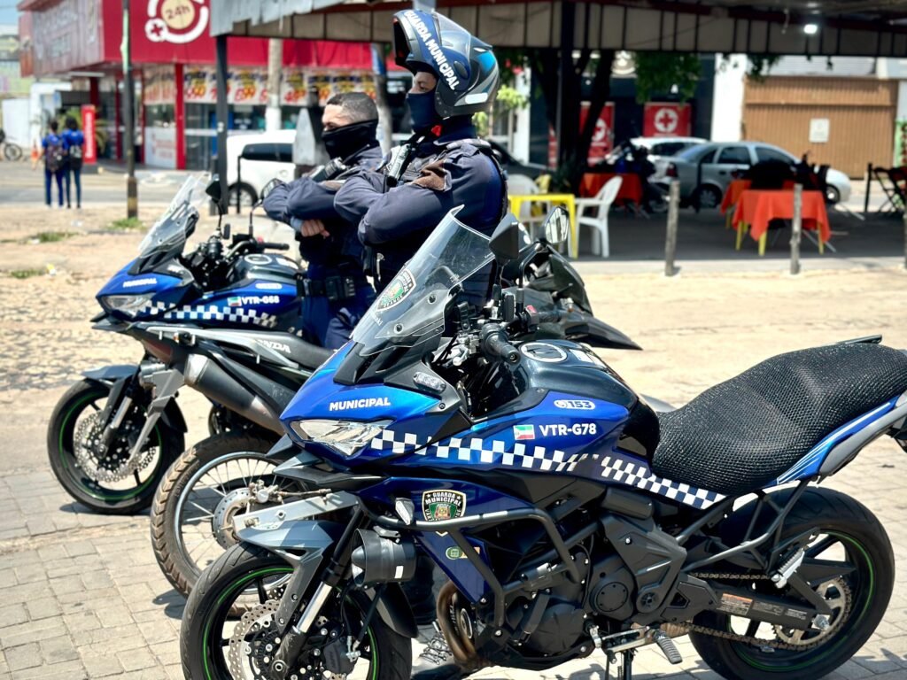 1000679735-1024x768 Motociclista em alta velocidade é flagrado com moto roubada no centro de Várzea Grande