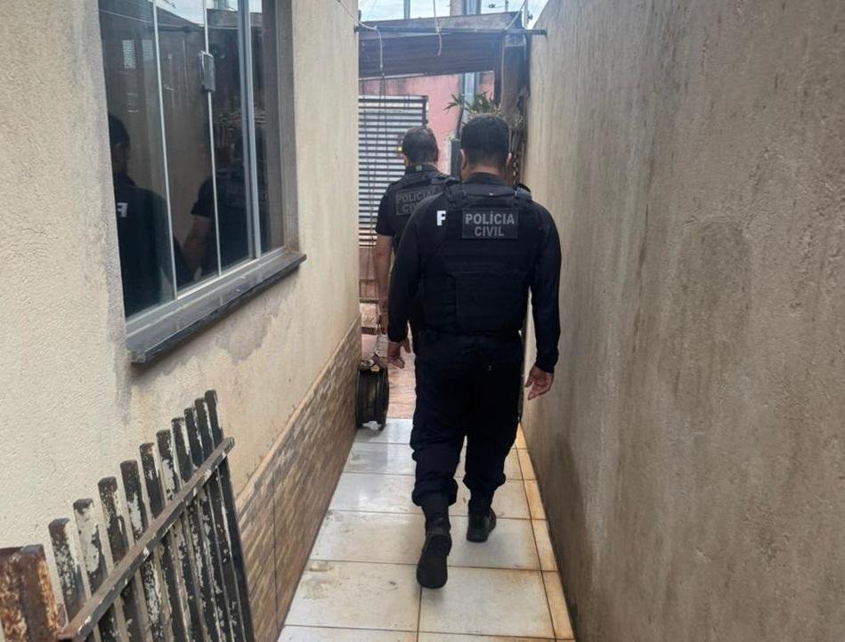 WhatsApp-Image-2025-11-13-at-09.20.22 Polícia Civil prende especialista em furtos de caminhonetes durante operação em Araputanga Veículos eram levados para a Bolívia;