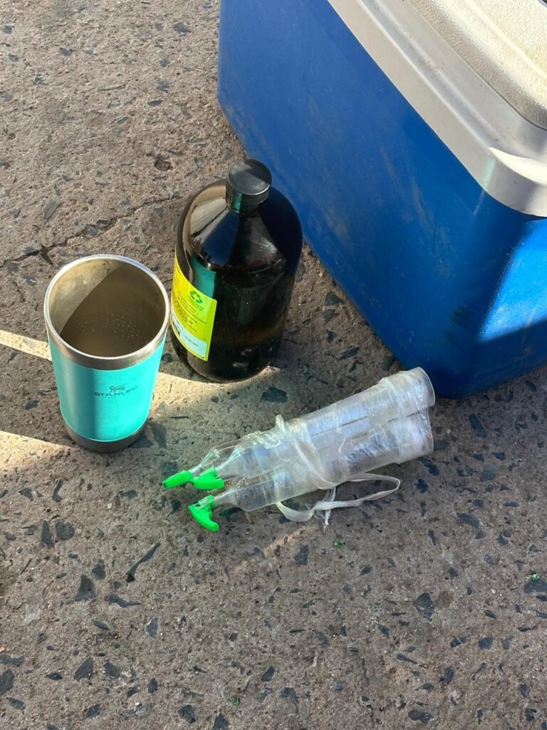 WhatsApp-Image-2025-11-20-at-14.36.25-768x1024 MOTORISTA EMBRIAGADO É PRESO APÓS DIRIGIR EM ZIGUE-ZAGUE E CARREGAR MATERIAIS PARA Lança-Perfume EM VÁRZEA GRANDE