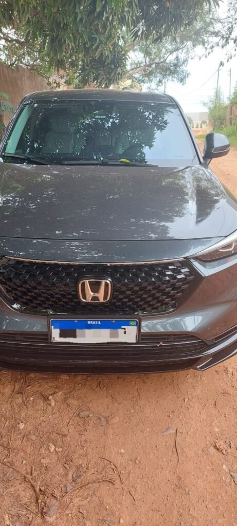 1000684371-461x1024 Veículo furtado é encontrado abandonado em rua de Cuiabá